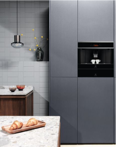 Кавомашина вбудована Electrolux EBC85X 942401566 фото