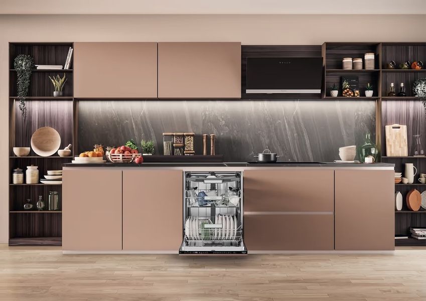 Посудомийна машина Hotpoint-Ariston HM7 42 L (вбудована, 60 см) 43722 фото